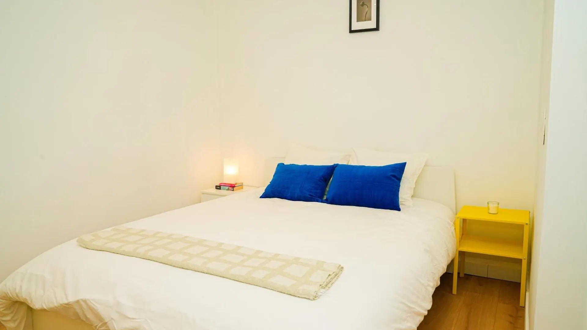 Lovely 1Br & 1Lr Apt For 4P, Only 15 Min Walk To City Center Ghent 0*,  Belgium