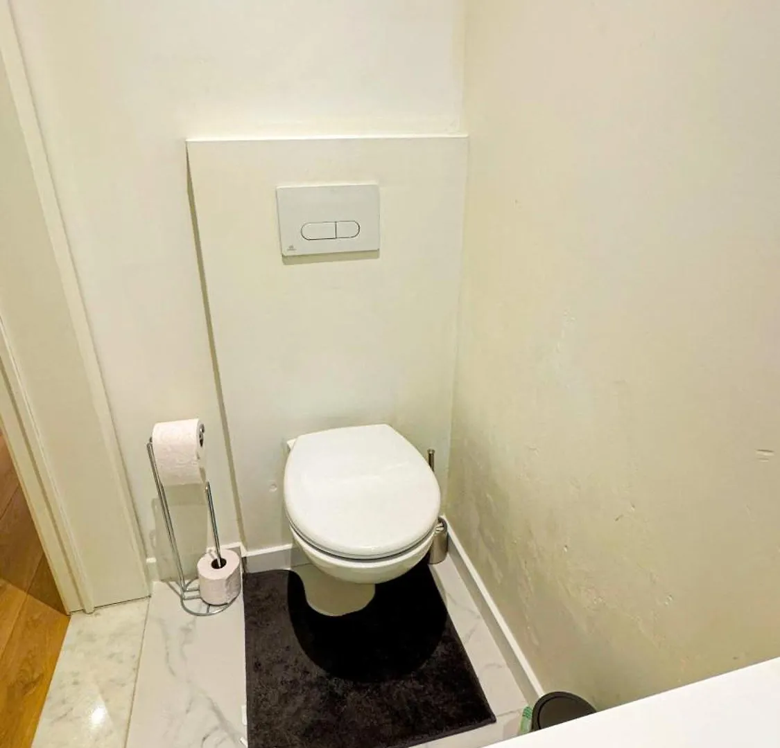 Lovely 1Br & 1Lr Apt For 4P, Only 15 Min Walk To City Center Ghent 0*,  Belgium