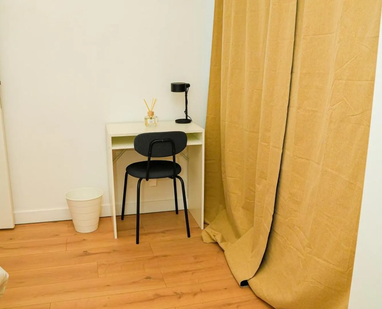 Lovely 1Br & 1Lr Apt For 4P, Only 15 Min Walk To City Center Ghent Belgium