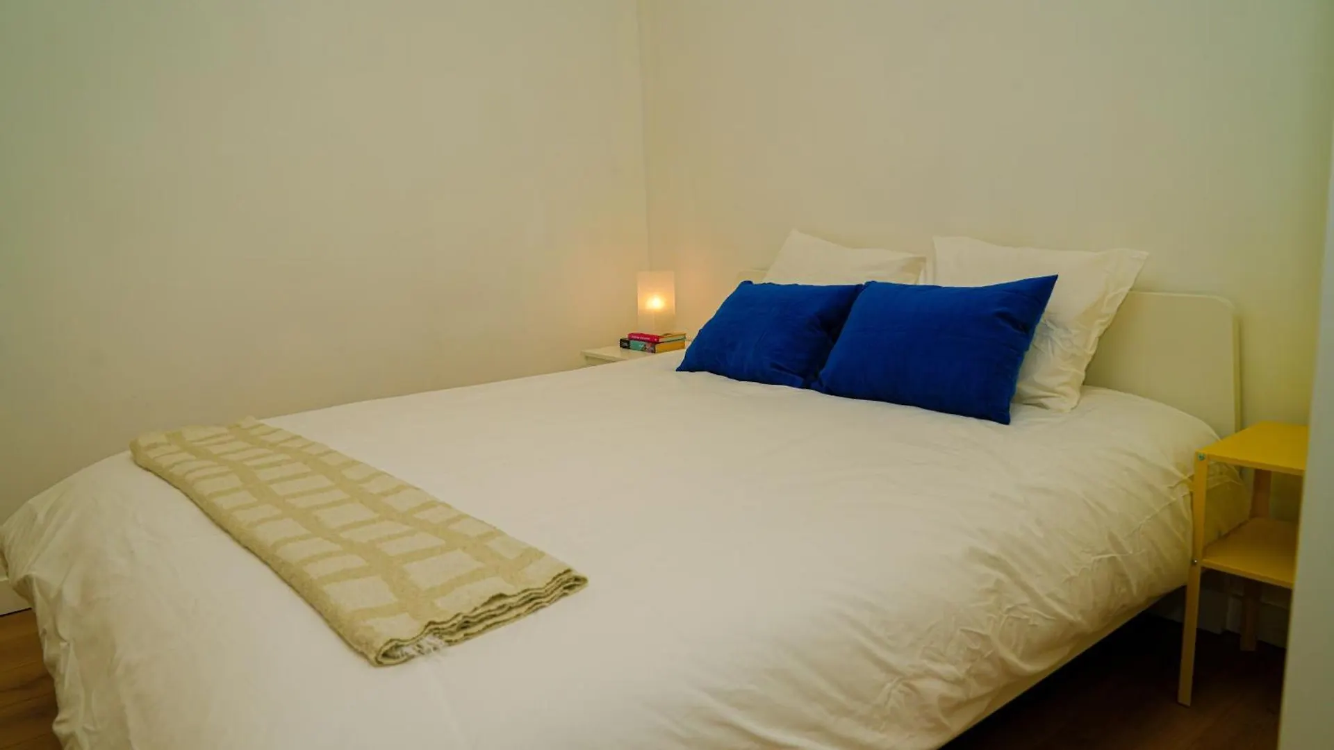 Apartment Lovely 1Br & 1Lr Apt For 4P, Only 15 Min Walk To City Center Ghent