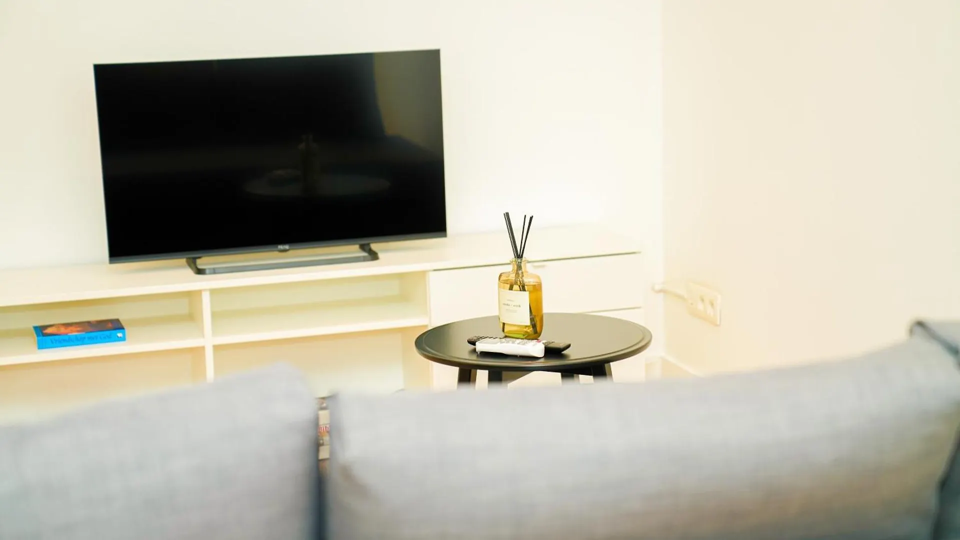 Lovely 1Br & 1Lr Apt For 4P, Only 15 Min Walk To City Center Ghent 0*,  Belgium