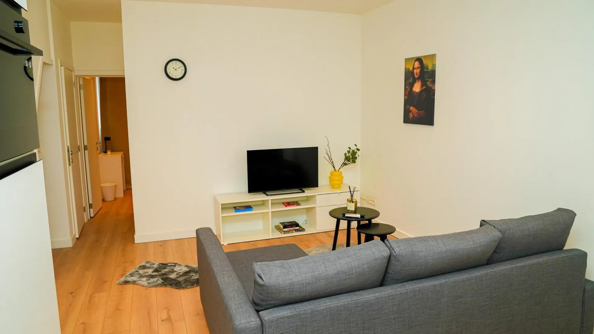 Apartment Lovely 1Br & 1Lr Apt For 4P, Only 15 Min Walk To City Center Ghent Belgium