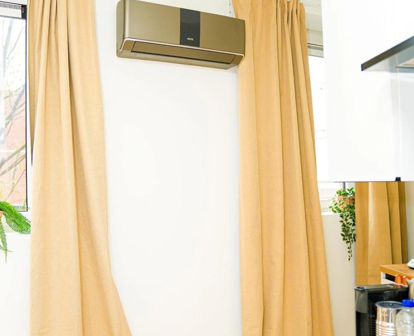 شقة Lovely 1Br & 1Lr Apt For 4P, Only 15 Min Walk To City Center خنت