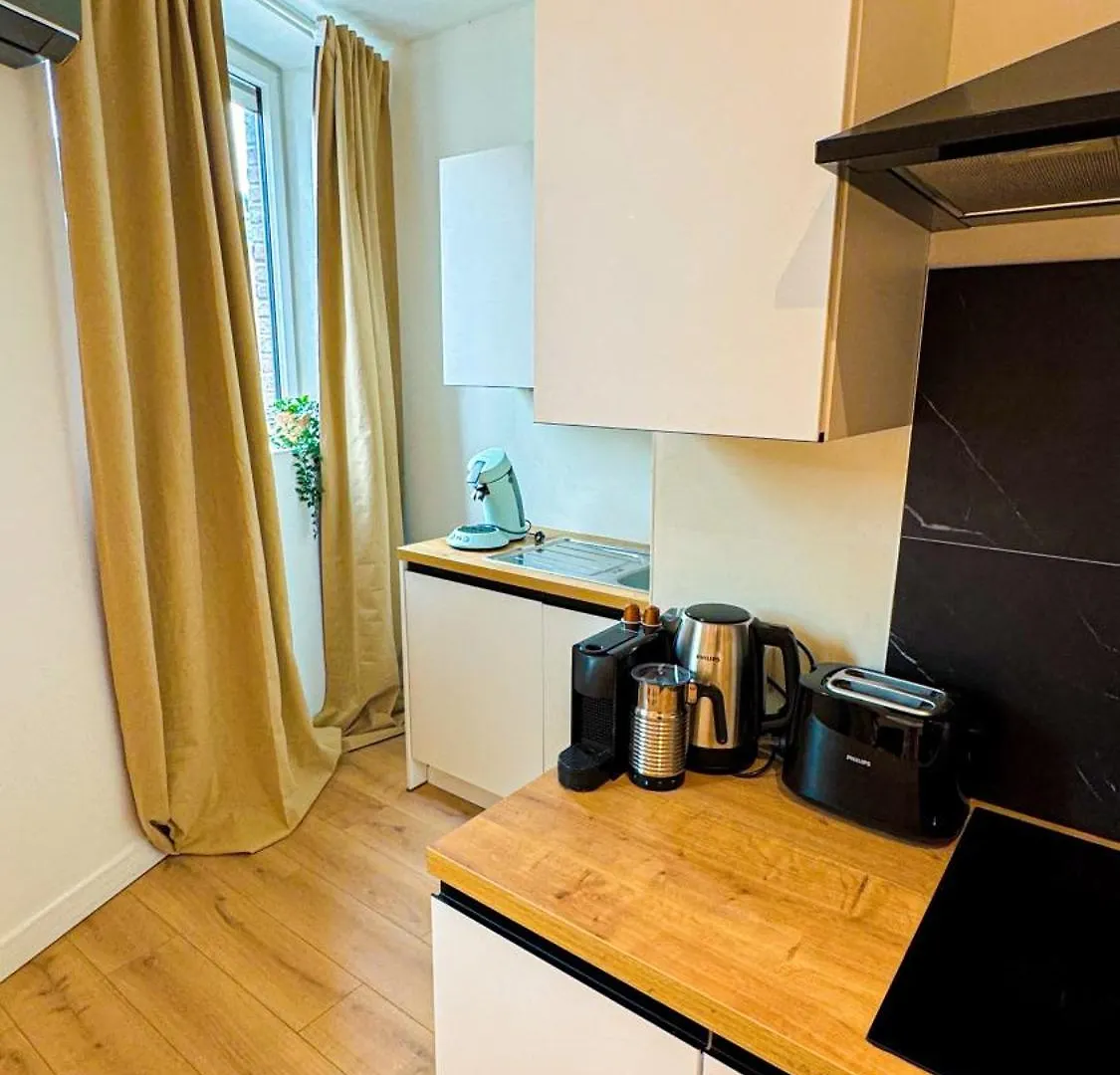 شقة Lovely 1Br & 1Lr Apt For 4P, Only 15 Min Walk To City Center خنت